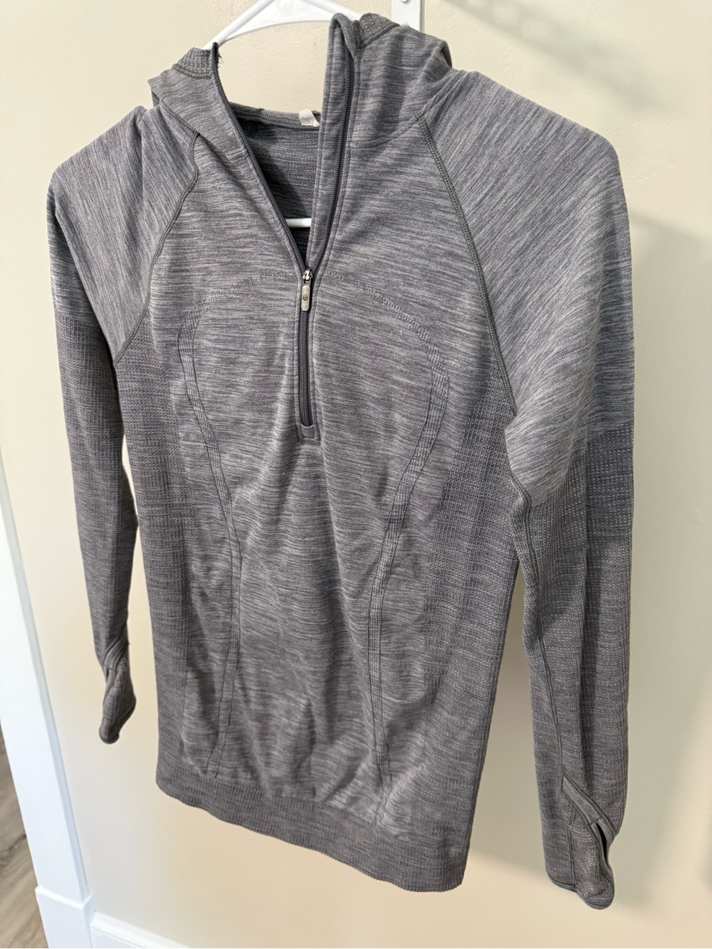 Lululemon Swiftly Tech Hooded 1/2 Zip Gray Size 6